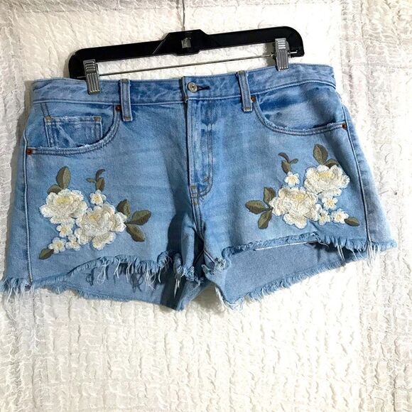 Abercrombie & Fitch Floral Embroidered Shorts Size 31/12 - Picture 1 of 8